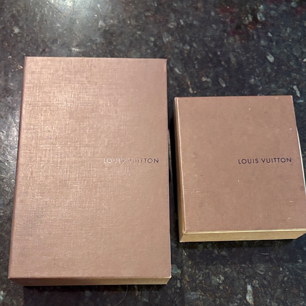 Louis Vuitton Elegant Brown Boxes (2)